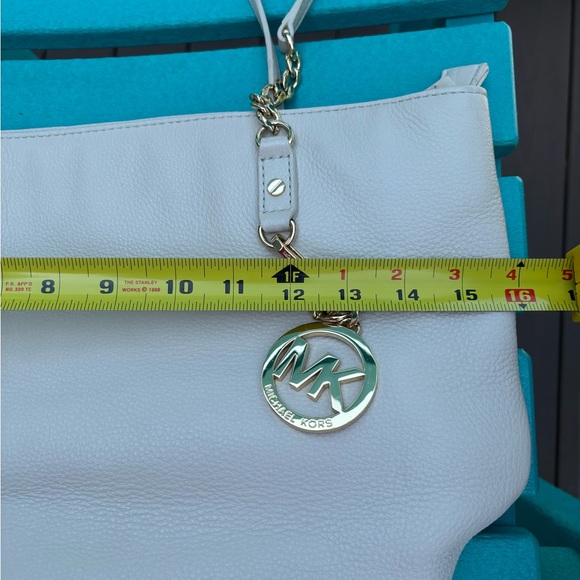 Michael Kors Cream with gold hardware pebbled leather bag EUC - Picture 11 of 16